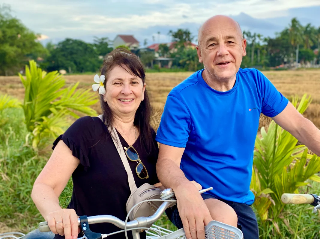 Recorriendo la campiña de Hoi An en una visita en bici