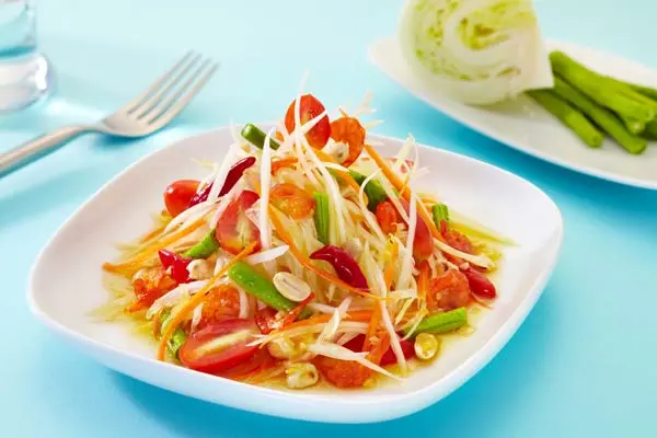 Green papaya salad